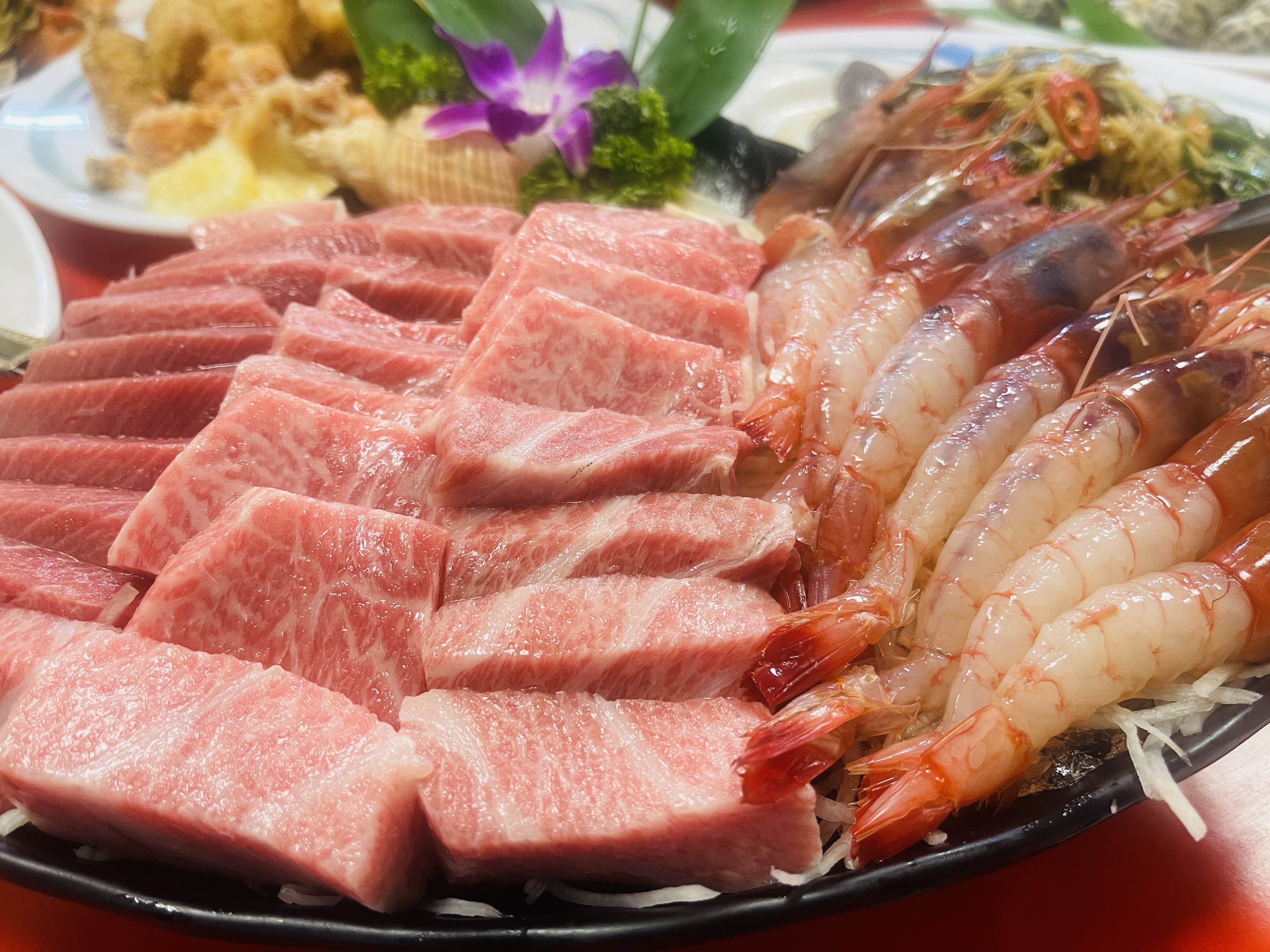 阿慶鮮魚湯的招牌東港黑鮪魚生魚片 (Toro)