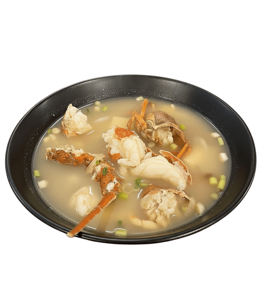 阿慶鮮魚湯的招牌龍蝦湯，一道老饕必點的東港海鮮推薦料理
